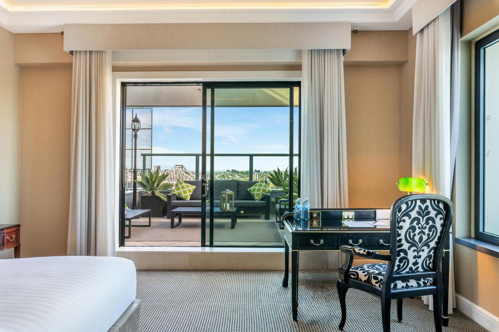 Отель Stamford Plaza Брисбен Экстерьер фото A room at the hotel